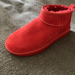 UGG CORAL BOOTIES: NWOT
